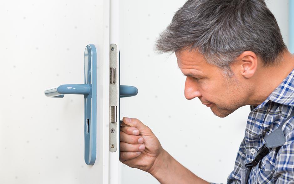 comment changer une serrure de porte d'entrée Saint-Denis